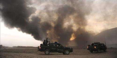 Arden 400 tanques de combustible en Kabul, se sospecha un atentado