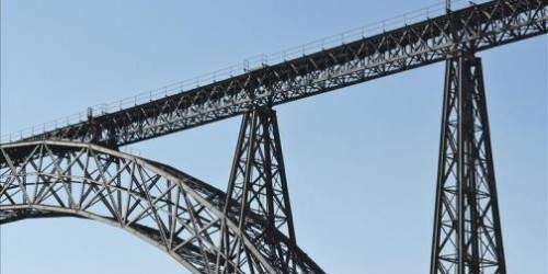 Antes de su torre, Gustave Eiffel cautivó al mundo en Portugal