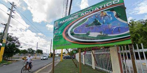 Arlequín gasta miles en parque acuático