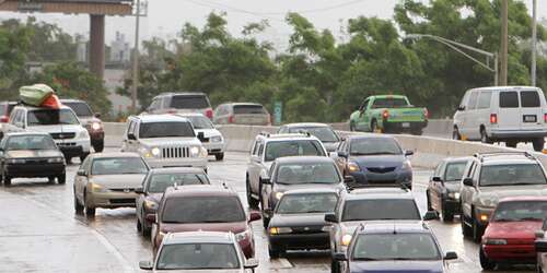 Lluvias y regreso a clases complican el tránsito de la zona metro