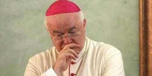 Exnuncio de Dominicana coleccionó 100 mil imágenes pedófilas