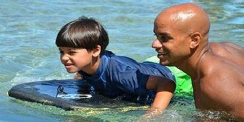 Michael Stuart: de la tarima al agua con niños especiales