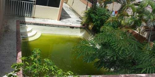 Repórtalo: agua estancada en casas abandonadas desespera a vecinos