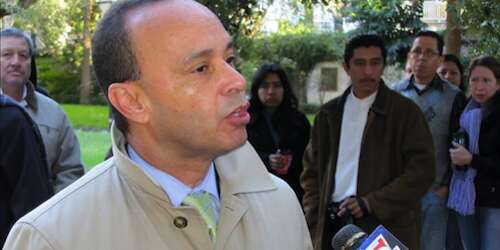 Gutiérrez reclama a Obama por aplazar medidas migratorias