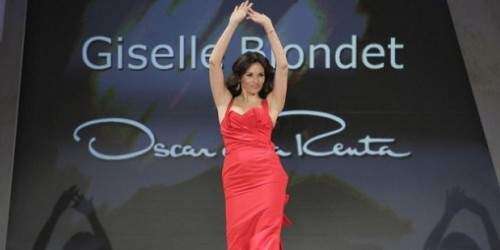 Boricuas lamentan partida del ‘caballero dominicano’ Oscar de la Renta