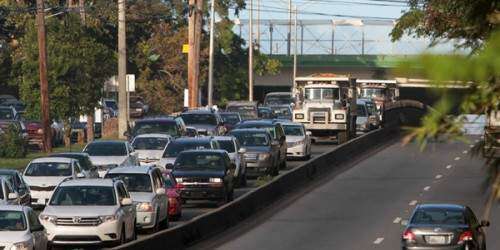 Autopista Ferré se mueve lento hacia Caguas y pesado en la # 1