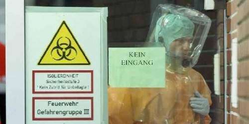 Enorme demanda por los trajes de protección contra el Ébola