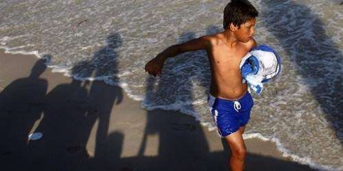 Cada año enferman millones de personas por bañarse en mares contaminados