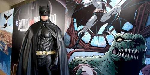 Celebran 75 años de Batman con colección de sellos