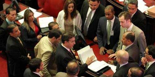 Extraordinaria sin los votos para la ‘crudita’, recesan hasta el lunes