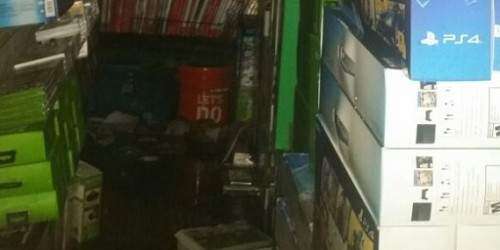 Cierran Game Stop de Western Plaza por incendio