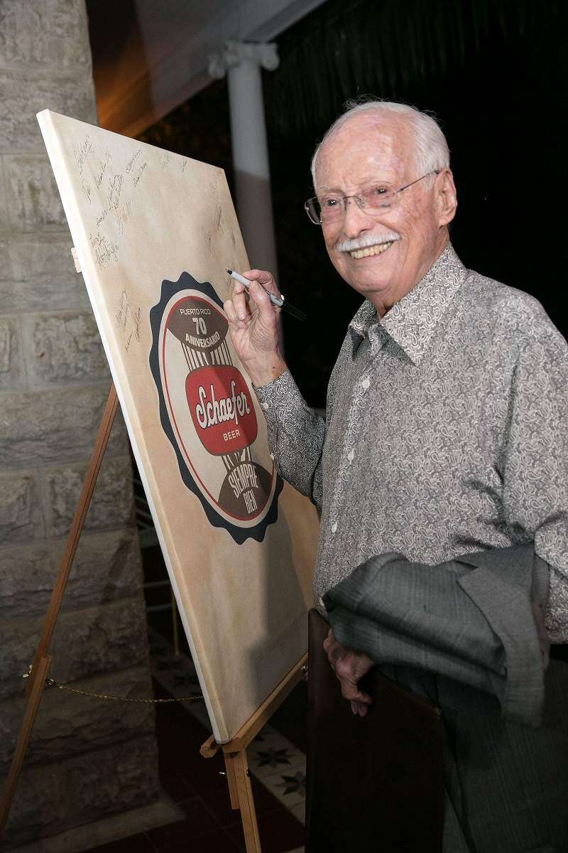 Setenta años de chinchorreo con Schaefer (galería)