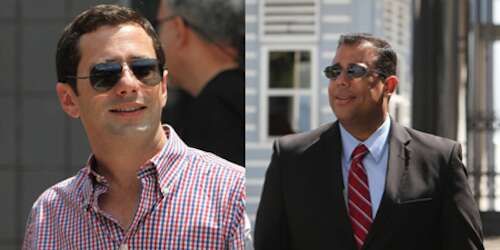 Legisladores populares reciben la Navidad subiéndose a la moto