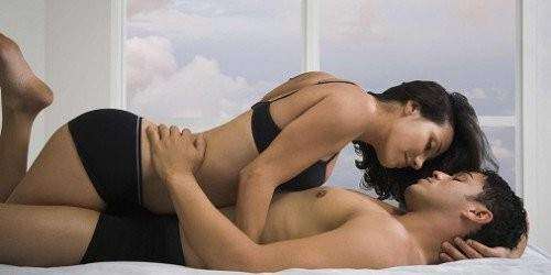 Reciba la Navidad con cuatro posiciones sexuales de lujo