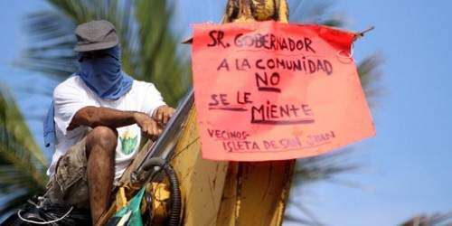 Paralizan, una vez más, tala de árboles en Puerta de Tierra (galería)