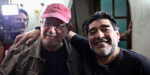 Maradona asiste a concierto de Silvio Rodríguez en Cuba