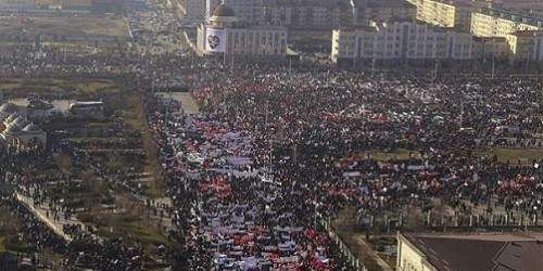 Comunidad musulmana marcha en contra de ‘Charlie Hebdo’