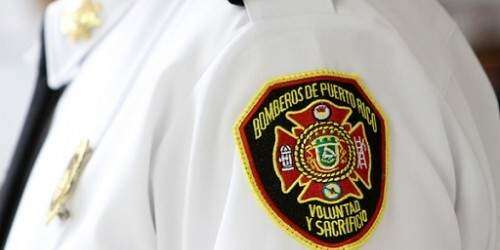 Bomberos logran extinción de dos incendios en comercios de San Juan