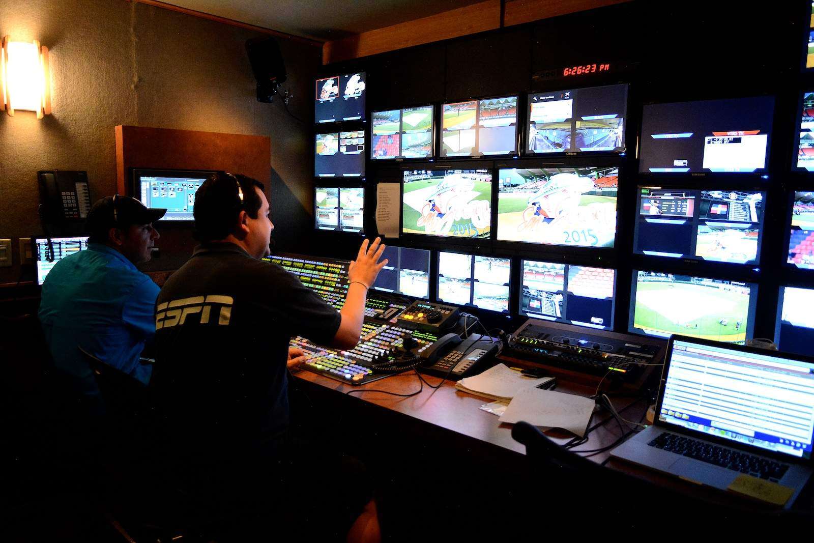 Titánica labor para transmitir la Serie del Caribe al mundo (galería)