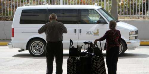 Aprueban medida para que inmigrantes tengan cuentas de ahorro