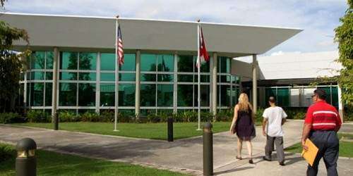 Bonanza de contratos para hermano de excomisionado electoral PPD