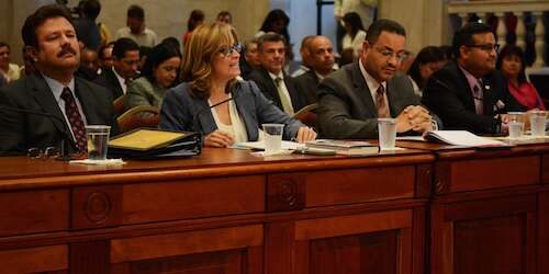 Llegan primero a Fortaleza los alcaldes en contra del IVA