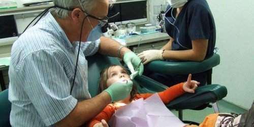 Entre el IVA y las tarifas bajas, los dentistas no ven salida