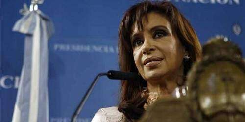 Presidenta argentina vincula a fondos ‘buitre’ con muerte de fiscal