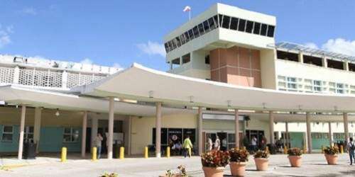 Hombre grave luego que su padre lo arrollara con camión