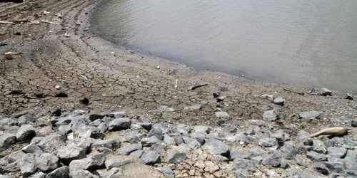 Continúan en descenso niveles de embalses