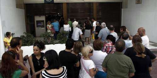 Grecia amanece con los bancos cerrados