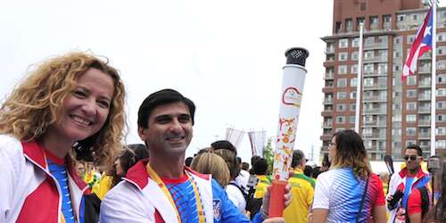 Atletas panamericanos plantan bandera en Toronto