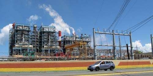 AEE anuncia contratos para suplido de combustible y gas natural