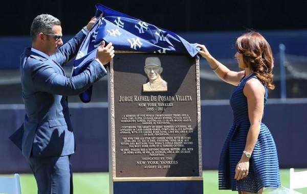 Retiran el glorioso 20 de Jorge Posada