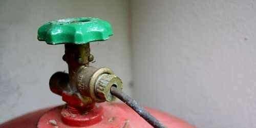 Se llevan 14 tanques de gas propano de gasolinera