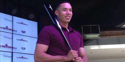 Aficionado del fútbol americano pero enamorado del béisbol