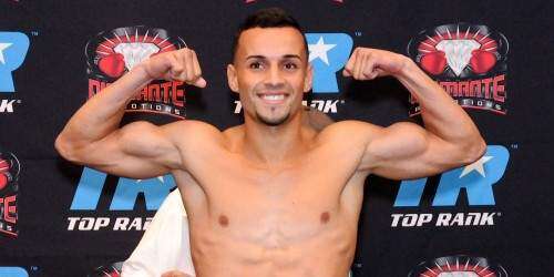 Hace el peso ‘Pitufo’ Díaz para su pelea en Bayamón (galería)