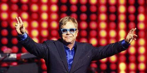 Le tienden una trampa telefónica a Elton John
