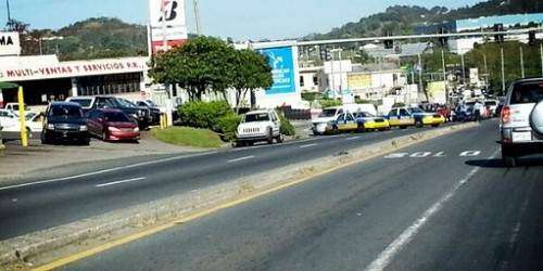Reportan carretera cerrada en Caguas
