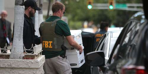 FBI allana oficinas de Salud en Santurce