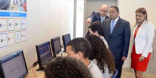 Microsoft se une al DE en adiestramiento de 380 mil estudiantes