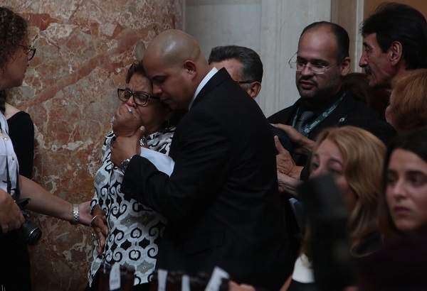 Despiden a Vargas las ‘plumas liberales’ enlutadas (galería)