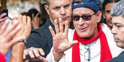 Charlie Sheen admite portar virus del sida (vídeo)