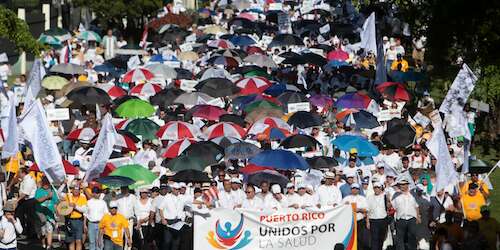 Marcha contra recortes a Medicare y Medicaid bajo la crítica a aseguradoras