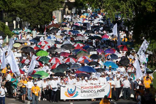 Marcha contra recortes a Medicare y Medicaid bajo la crítica a aseguradoras