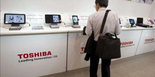 Unos 50 accionistas de Toshiba pedirán millonaria indemnización