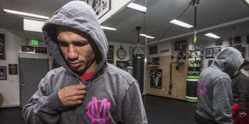 Le quitan título mundial a Miguel Cotto