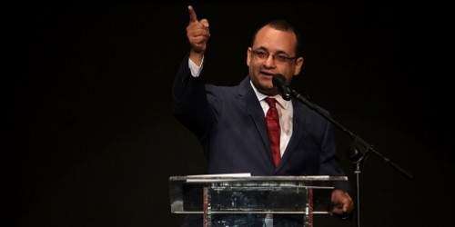 Plana mayor popular, menos AGP, en radicación de Ramón Luis Nieves (galería