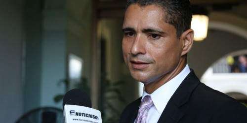 Trastada a la memoria de Carlos Vargas en proyecto sobre exención a millona