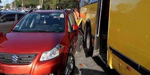 Graves dos conductores tras accidente en Corozal